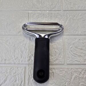 OXO Good Grips Y-Peeler Vegetable Fruit Silver Black Stainless Steel Blade